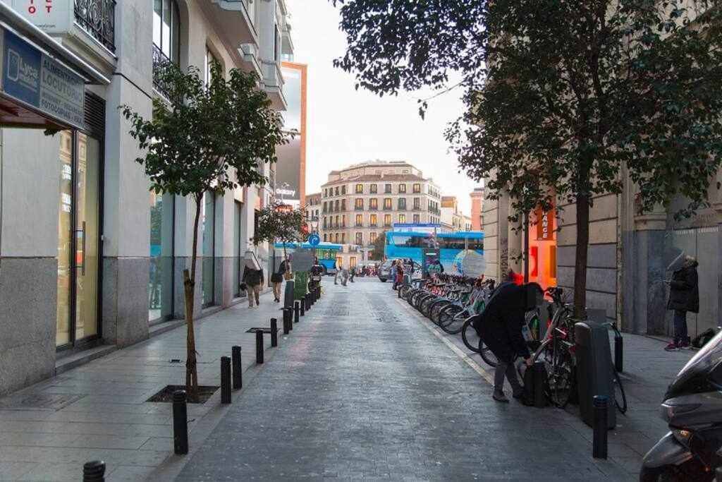 Apartamento En Plaza Callao Madrid Luaran gambar